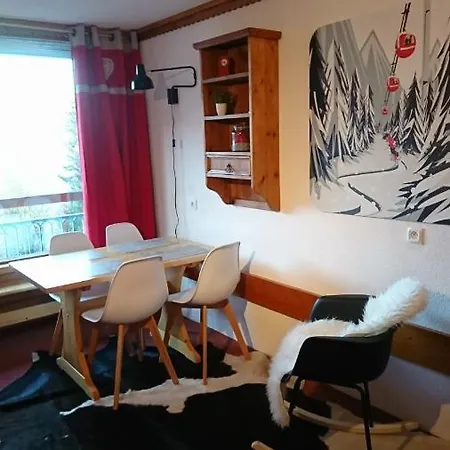 Les Lauzieres: Alpine Retreat With Scenic Views Apartment