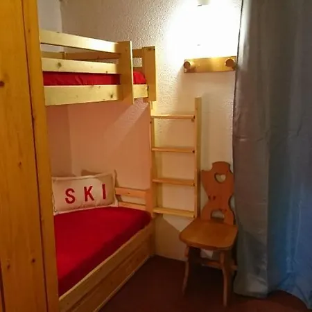 Apartment Les Lauzieres: Alpine Retreat With Scenic Views *